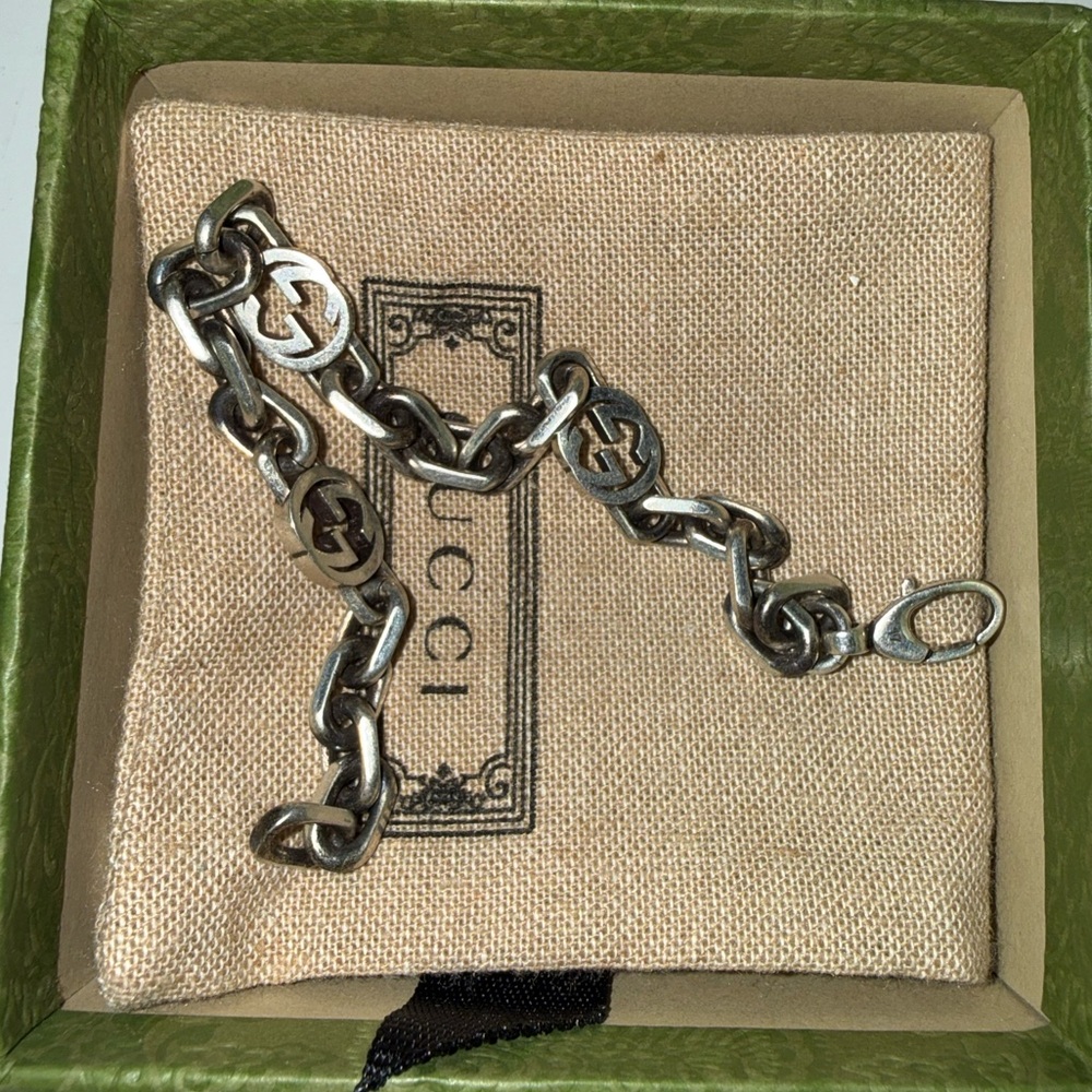 Gucci Interlocking Chain Bracelet in Aged Silver